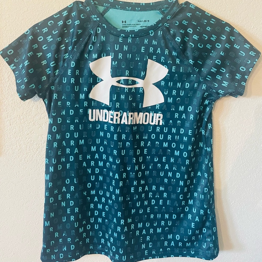 Under armour girls athletic shirt